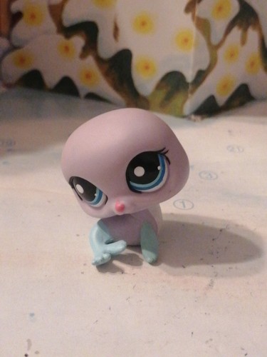 Petshop littlest pet - littlest,