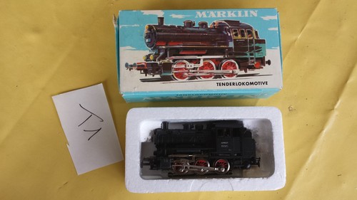 Ancienne locomotive vapeur - t1/,