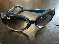 LUNETTES DE SOLEIL BLEU RAY BAN AVEC ETUI RAY BAN (PETIT MODELE)