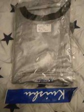 Cape de coiffure en PVC nylon + fermeture adhérente au cou, couleur grise