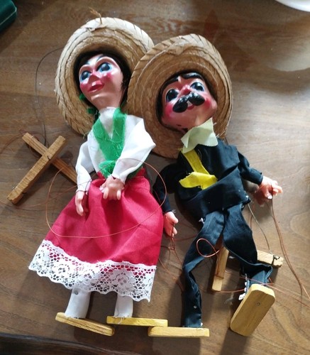 Marionnettes anciennes couple - anciennes,
