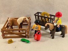 sympa enclos  poulain / poney  Playmobil ( chevaux ,centre équestre ) 2089