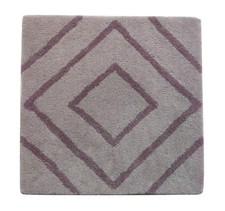 Tapis carré touffeté à la