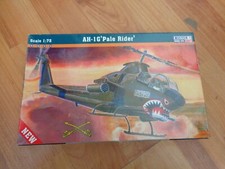 Maquette D'Hélicoptère Vintage Bell AH-1G Pale Rider 1/72 Mister Craft