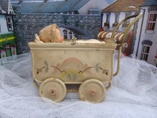 Petit poupon Allemand dans son landau, anciens