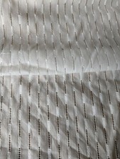 COUPE TISSU VOILE DE COTON BLANC BRODERIE TON SUR TON