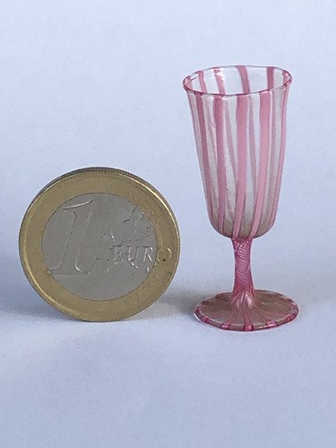 Superbe ancien verre miniature - superbe,