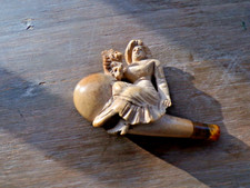 Pipe sculptée en écume de mer " Jeune fille "