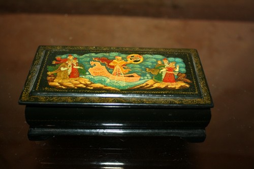 Ancienne boite laque - , russe