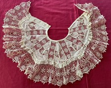 Ancien grand col en dentelle et linon, époque XIXe