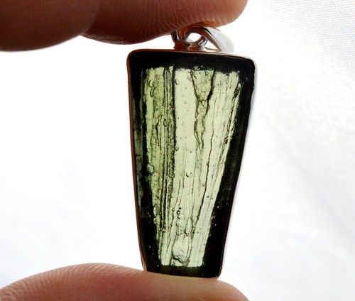 Moldavite carats - 25.5,