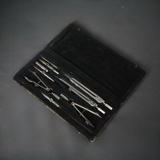 Boîte Ancienne de Compas et