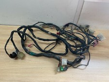 UN FAISCEAU ELECTRIQUE NU MOTO