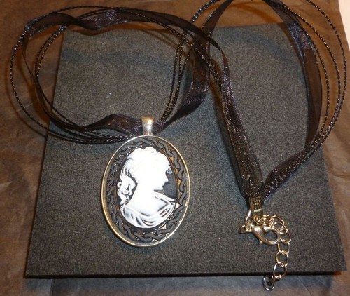 Collier camée noir organza - collier, et
