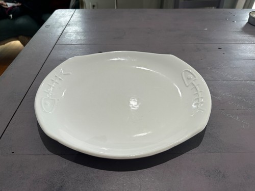 Deltis white ceramic serving