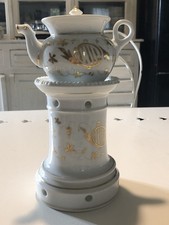 JOLIE TISANIÈRE EN PORCELAINE