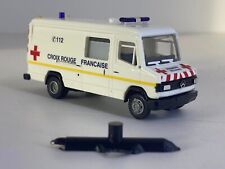 44357 busch mercedes 507 croix rouge   ECHELLE HO 1/87