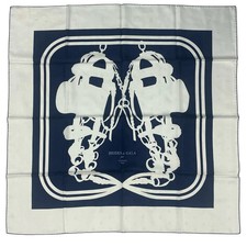 Foulard en soie Hermes Carre