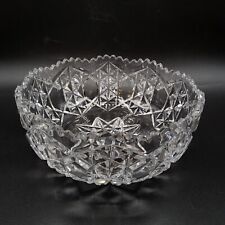 Coupe ronde en cristal blanc moulé à décor d’étoiles de Bohème Design XXème