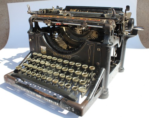 Ancienne machine ecrire - ancienne,