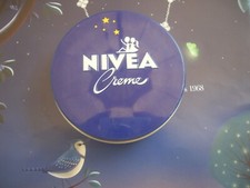 Boite NIVEA Collection édition limitée illustrée les amoureux aux étoiles 150 ml