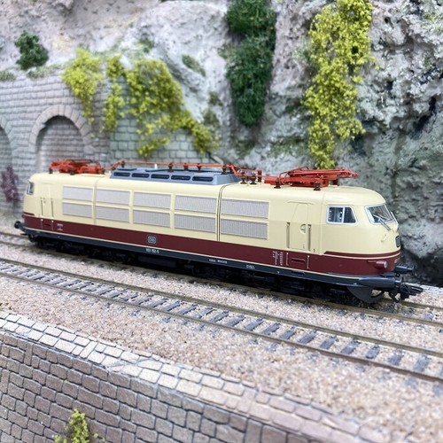 Locomotive électrique 103 - électrique,