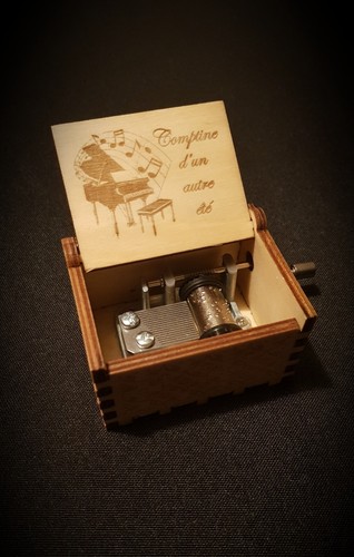 Boîte musique bois - à,