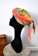 Chapeau turban vintage - Bonnet rayé en lainage 1970  marron rose vert T.54