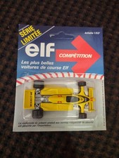 Voiture de course rétro 1:53