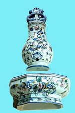 fontaine faience de GIEN .