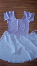 Sheddo Très joli justaucorps à manches courtes lilas et son tutu à nouer - TTBE