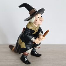 Figurine Plastoy fantaisie - SORCIÈRE SUR UN BALAI