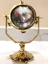 Ancien spot marin en laiton |