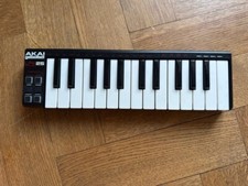 AKAI Professional LPK 25 Laptop Performance 25 Key USB MIDI Keyboard