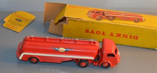 Dinky toys citerne esso - toys,