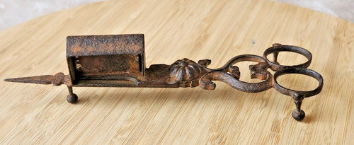 Ancien ciseau mouchette