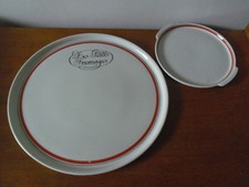 Ensemble de deux plateaux  en PORCELAINE AUTEUIL modèle bistrot