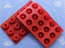MSPF-011 - Moule Silicone Souple 15 Petits Fours / Mini TORNADES 30 X 17 CM