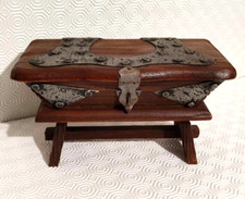 boîte à bijoux / coffre