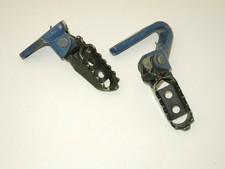 Reposes pied avant droit + gauche CAGIVA 600 W16 de 1996