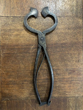 ANCIENNE PINCE A CASSER LE SUCRE EN FER FORGÉ