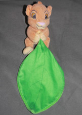 Doudou le roi lion Simba avec feuille verte DISNEY NICOTOY