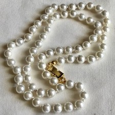 ?Collier  long , perles de culture ?