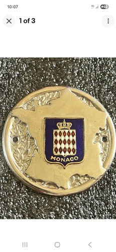 Badge calandre automobile - de,