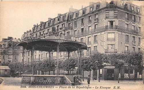 Cpa bois colombes place - 92,