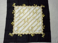 FOULARD EN SOIE VUITTON BLANC /NOIR/OR