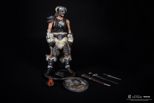 Skyrim dragonborn figurine - skyrim,
