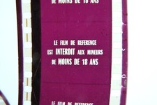 Carton restriction d'âge - Film pellicule 35 mm cinéma argentique vintage