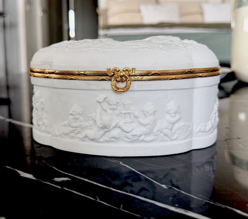 Vintage porcelain jewelry box - porcelain,