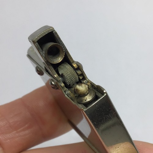 Briquet ancien essence